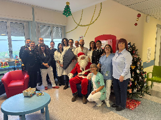 Senigallia - Carabinieri a pediatria per portare doni e sorrisi per i bambini ricoverati